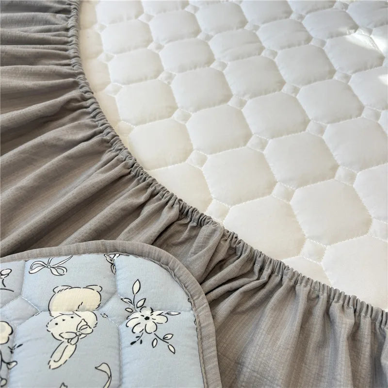 1pc Thicken Bed Cover Cartoon Print Bedspread Non-slip Mattress Protector Quilted Soft Bed Linen 매트리스 커버 (No Pillowcase).