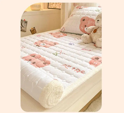 Cartoon Printed Warm Bed Mattress Super Soft Cozy Milk Velvet Single Bedding Protector Thick Tatami Mats for Autumn and Winter.