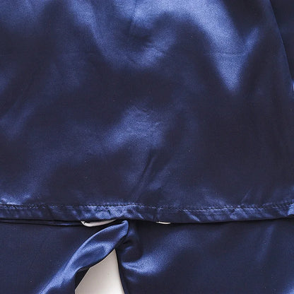 Koreanische Version des Kinder-Pyjama-Sets aus Seidensatin mit langen Ärmeln und Hose, zweiteiliges einfarbiges Cartoon-Set für männliche Babys.