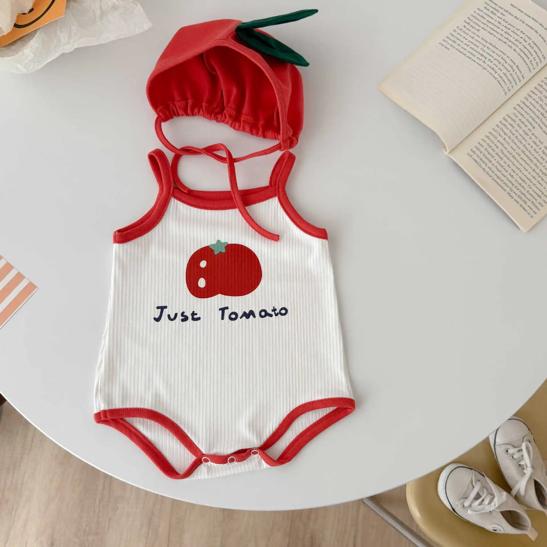 Baby Kleidung Sommer Baby Junge Mädchen Bodysuit Nette Tomaten Druck Ärmellose Infant Sling Onesie + Hut 2Pcs Neugeborenen Fotografie outfit.