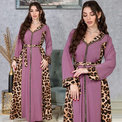 Elegantes arabisches Frauen-Partykleid, afrikanischer V-Ausschnitt, Leopardenmuster, langärmelig, Abaya, modische muslimische Dame, Urlaubskleid, islamische Kleidung