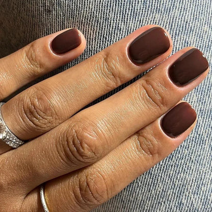 Classic Simple Glossy Solid Color Black Red Blue Green White Short Fake Nails Art False Nails Charm Press on Nails Manicure Tool.