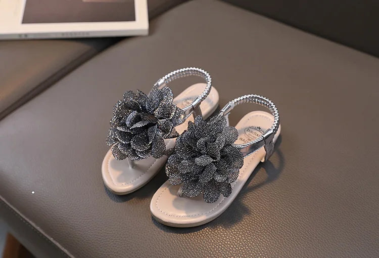 Girls Sandals 2023 Summer New Bling Flowers Baby Children Fashion Soft Bottom Student Shoes Kid's Slippers Pink Flats Flip Flops.