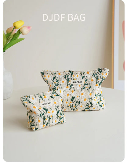 White Embroidery Daisy Women's Makeup Bag Portable Coin Purse Key Case Cosmetics Lipstick Storage Bag Commuter Liner Bag Ins.