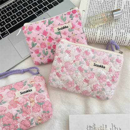 Cute Travel Cosmetic Lipstick Earphone Card Small Portable Storage Bag Purse Mini Makeup Handbags Pouch Organizer In Make Up Bag.