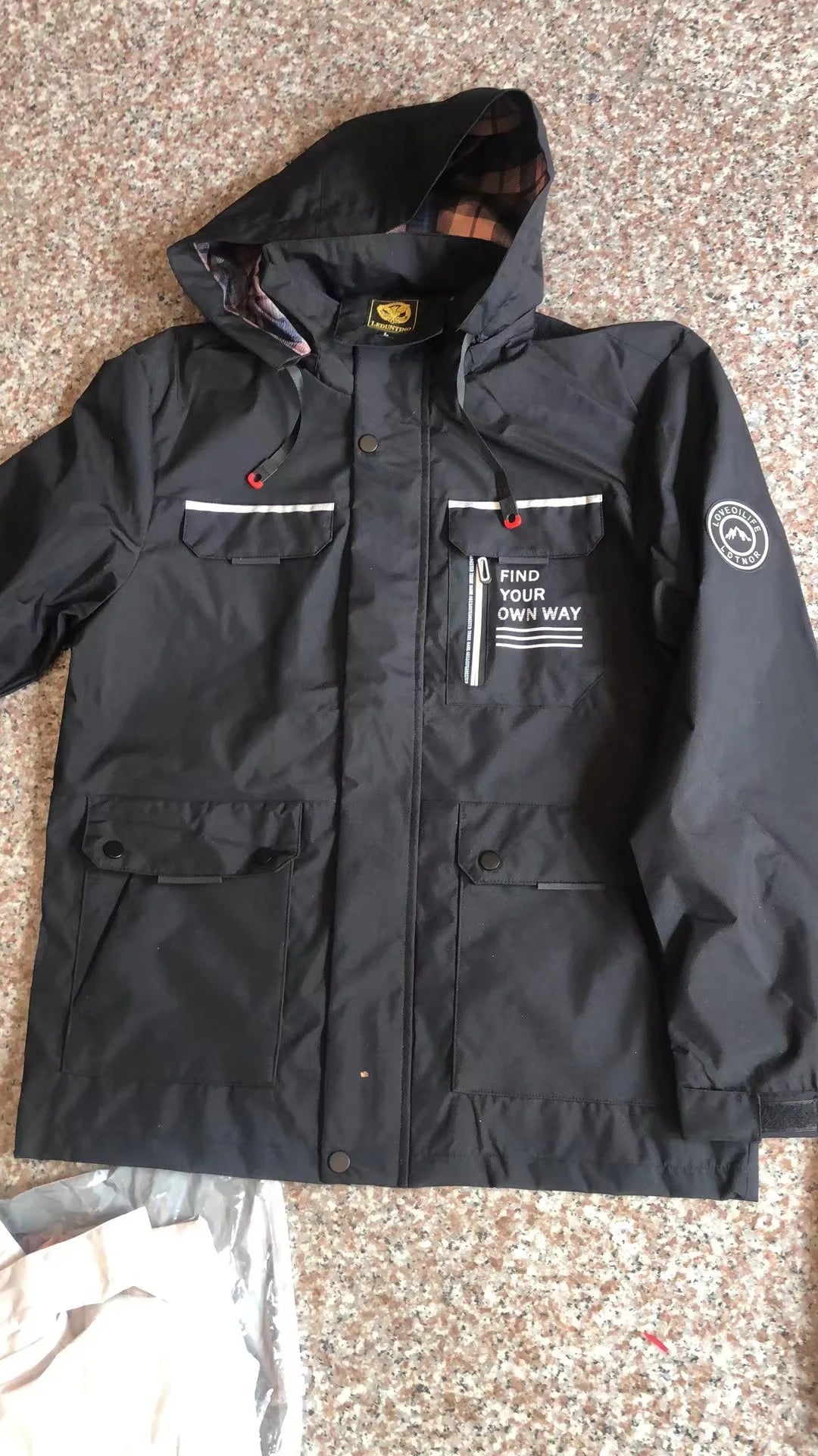 Fashion Men's Casual Windbreaker Jackets Hooded Jacket Man Waterproof Outdoor Soft Shell Winter Coat Clothing Warm Fleece Thick.