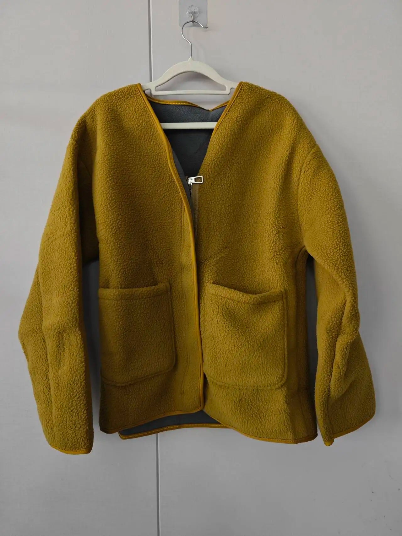 Hochwertige Lammwolljacke für Damen, lockerer warmer Samtmantel, 2025, neuer Frühling und Herbst, große Taschen, modische Oberbekleidung, M-3XL.