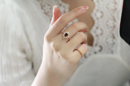 LAMOON Vintage Gemstone Ring Natural Garnet Rings For Women 925 Sterling Silver K Gold Plated Crystal Wedding Engagement RI182.