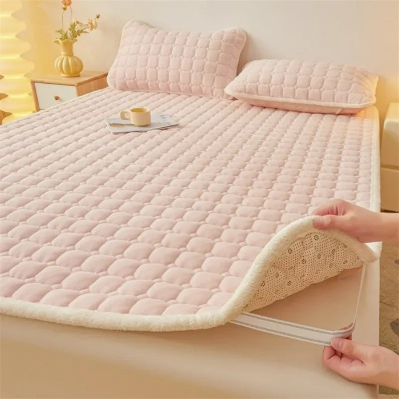 2024 New Class A Thickened Milk Fleece Mattress Winter Warm Fleece Bed Cover Student Dormitory Mat Quilt.