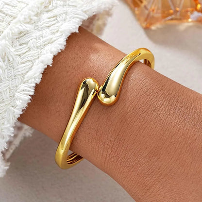 Gold Bangle Bracelets for Women Teens Trendy Chunky Adjustable Twist Cuff Bracelet Jewelry Gifts.