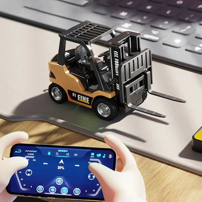 2.4G Tabletop RC Forklift Engineering Vehicle 1/64 Mini Remote Control Alloy Forklift Desktop Toys Model Gift for Boys.