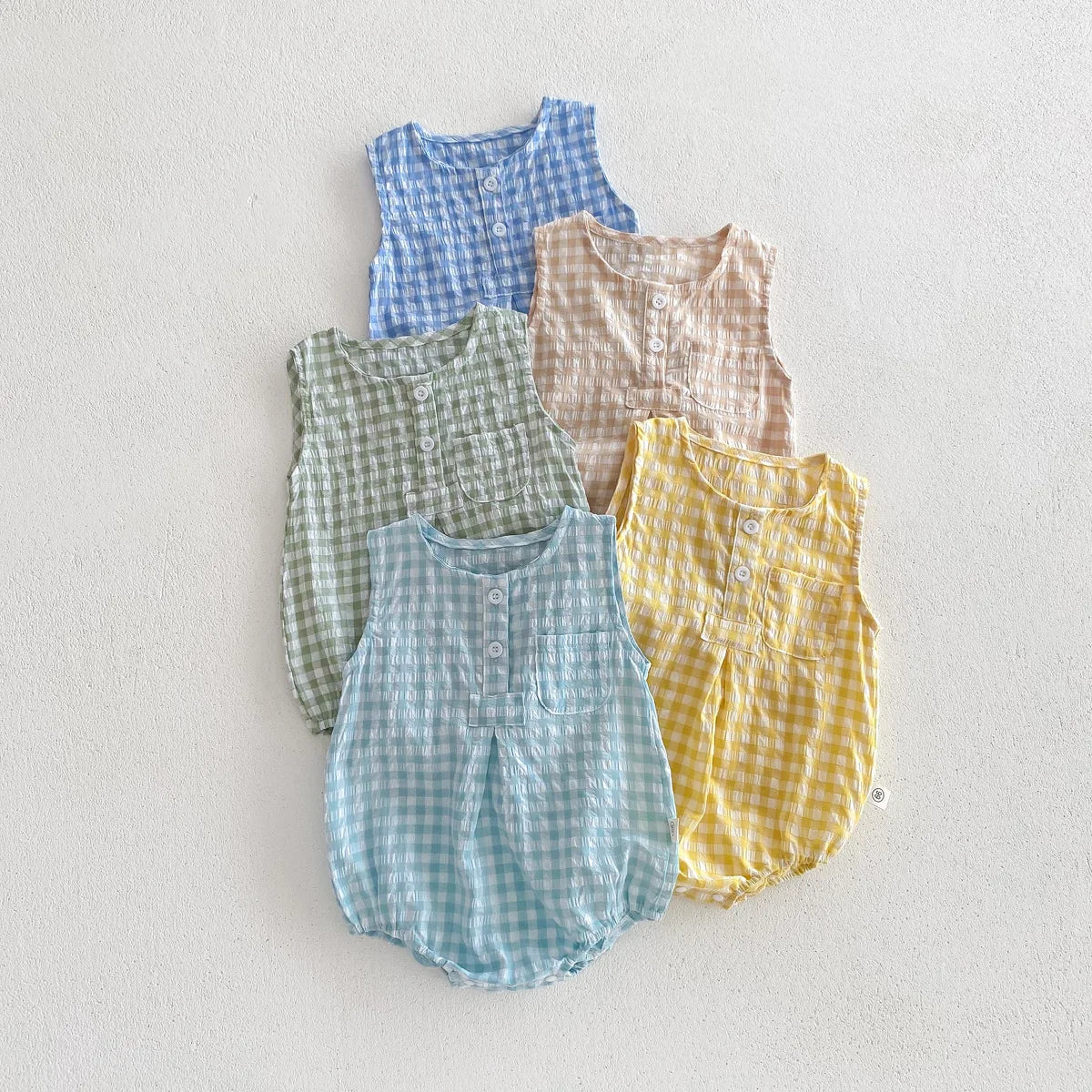 2024 Sommer Baby kleidung Plaid Kleinkind Jungen Mädchen Bodysuit ärmel los einteiliges Kleinkind Outfit.