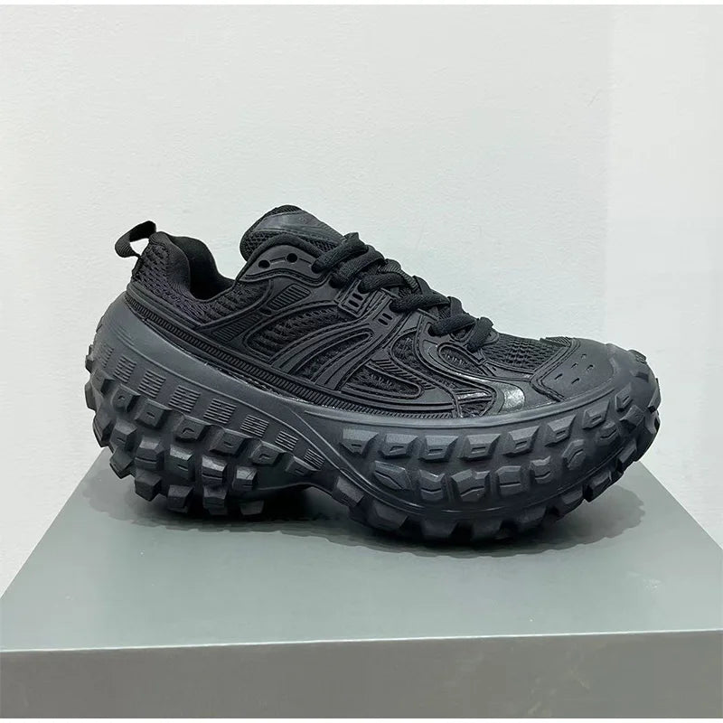 Fashion Brand Men's Or Women's Thick-soled Sports Shoes 2025 Spring New Rivet Design Couple Sports Shoes Breathable Casual Shoes.
