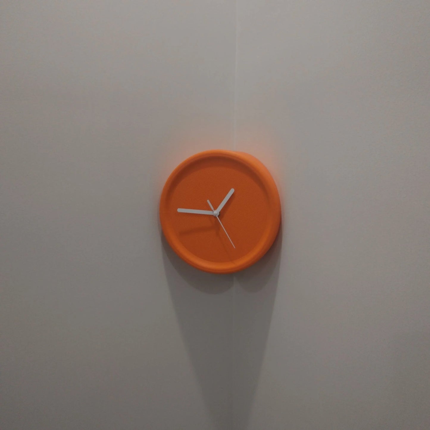 3D-Druck Eckwanduhr ohne Perforationen Einfache stille Wanduhr DIY Malkunst Dekoration Kleine Raumdekoration