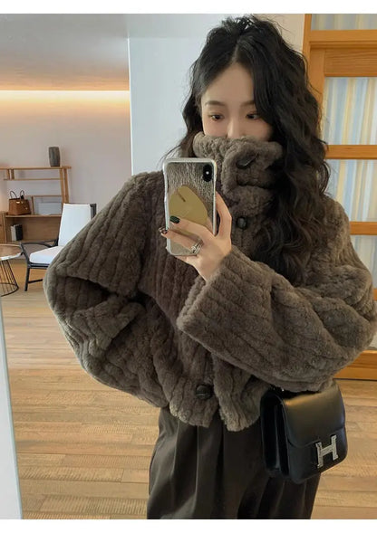 2025 Winter Fashion Stand Collar Warm Plush Short Jacket Women Autumn Retro Street Thickened Loose Harajuku Casual Short Jacket.