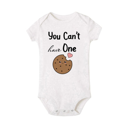 Zwillings-Body kann niemandem ohne den anderen Baby-Strampler haben. Lustiger Milch- und Keks-Zwillings-Bodysuit. Niedlicher Baby-Overall für beste Freunde.