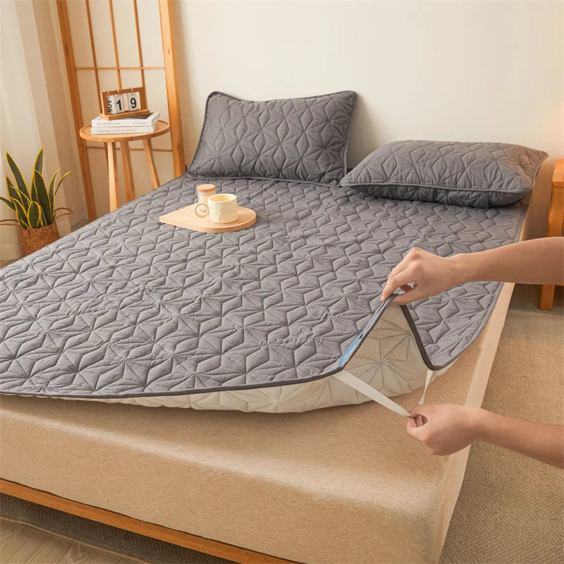 Waterproof Mattress Topper with Elastic Band Quilted Protector Pad Bedspread Winter Mattress Cover for Single/Double Bed 140/160.