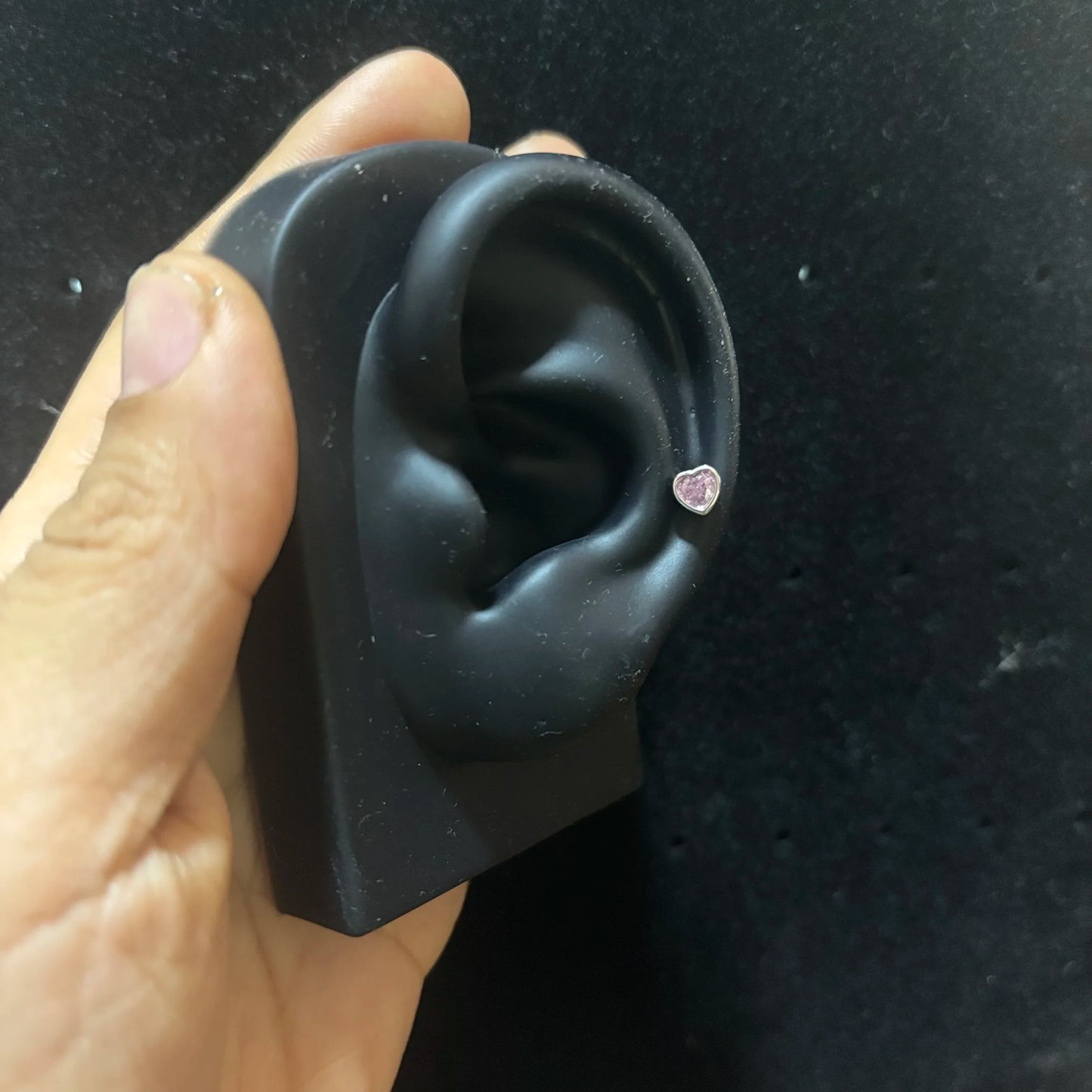 1 Pcs Sliver Dog Bone Claw 316L Stainless Steel Ear Bone Nail Korean Style Fashion Cartilage Earrings For Women Jewelry.