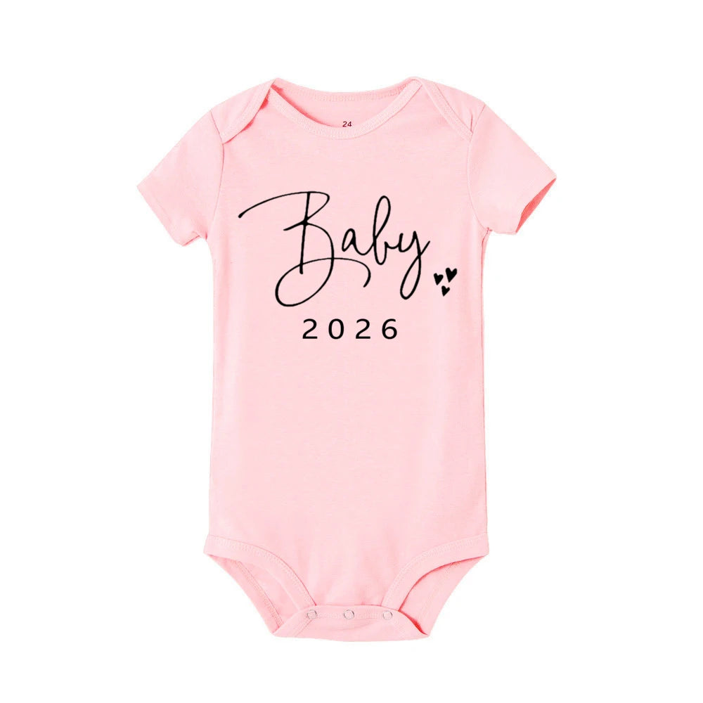 Baby-Ankündigung bald 2026 Neugeborene Baby-Bodys Sommer Jungen Mädchen Strampler Körper Schwangerschaft offenbaren Kleidung.