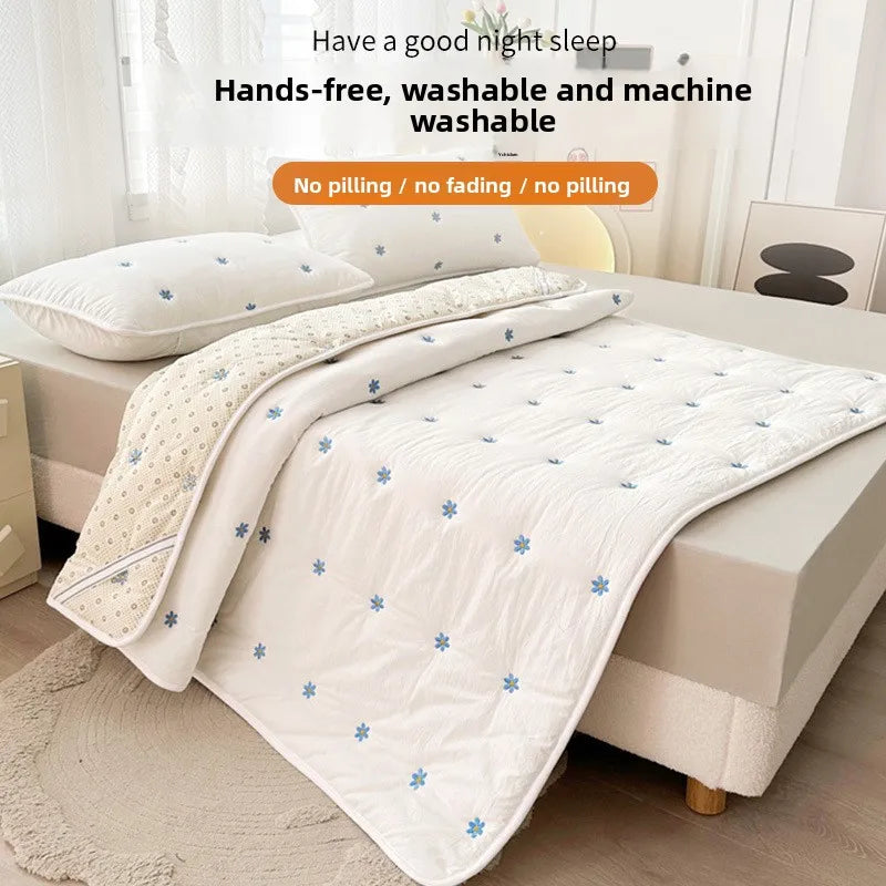 Removable Mattress Protector Thin Lightweight Bed Cover Fits All Sizes Easy to Clean.