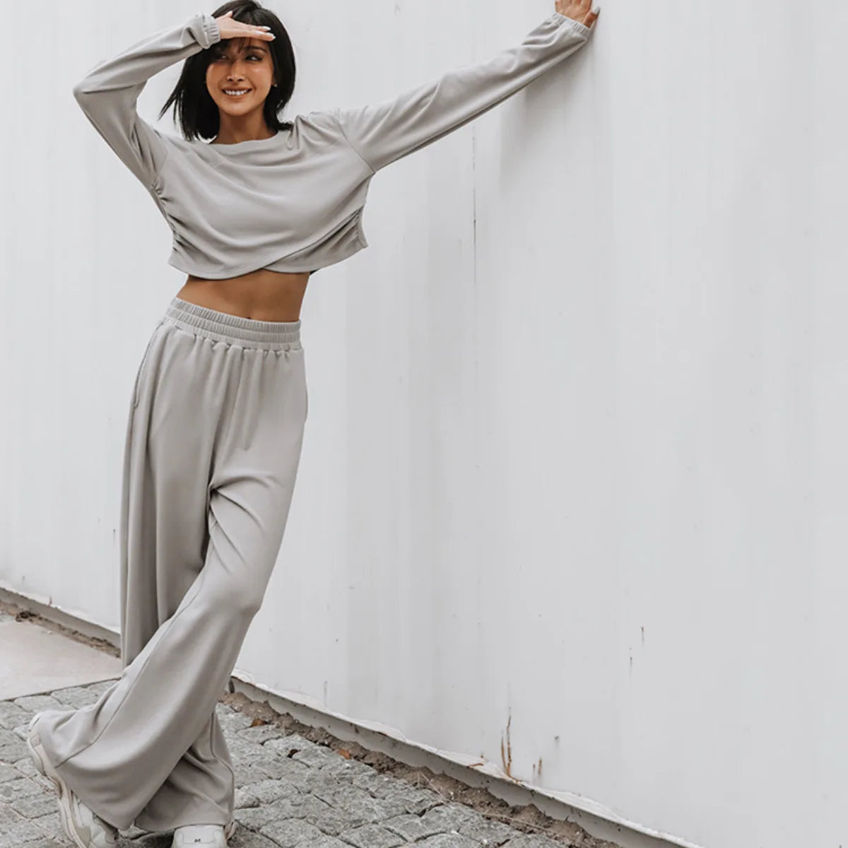 Fashion Tracksuit 2 Piece Set Autumn Winter Pullover Top + Long Pants Sports Suit Female Sweatshirt Sportswear Suit For Woman.